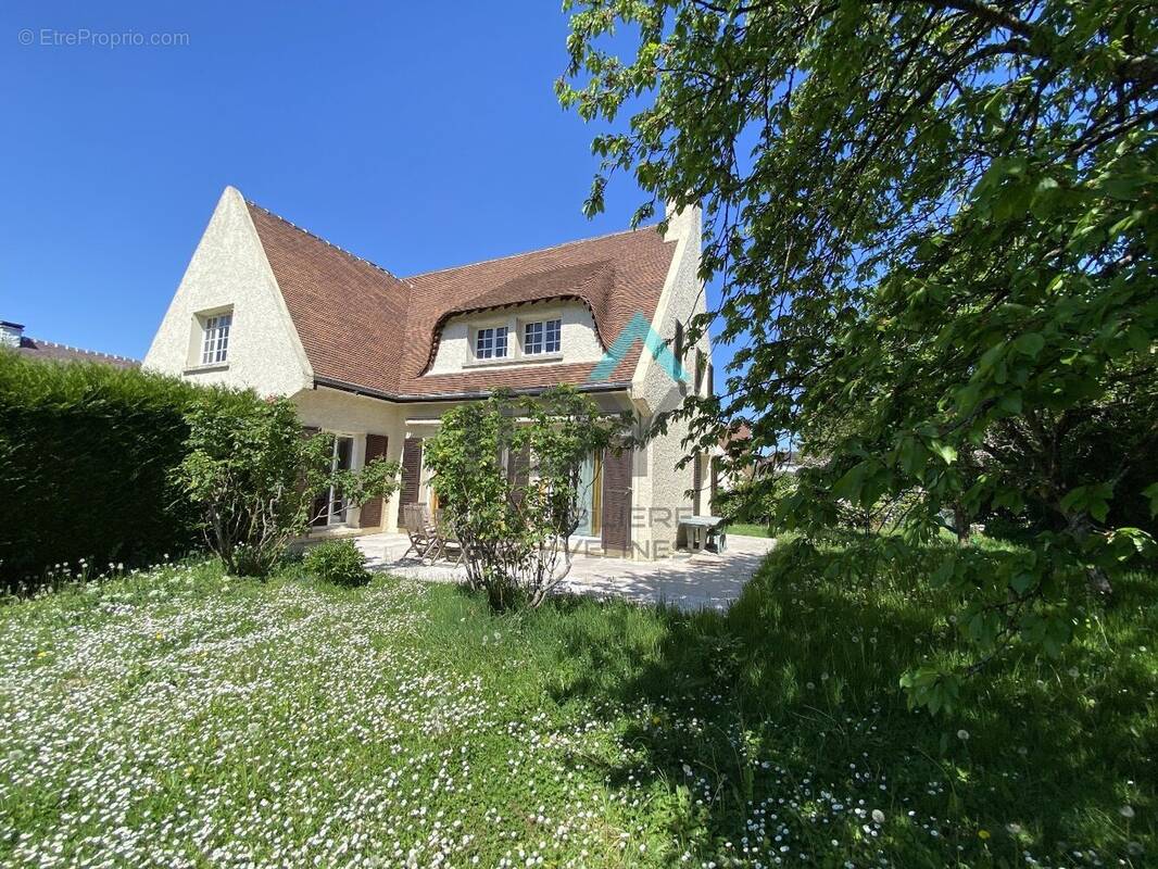 Maison à MAREIL-MARLY