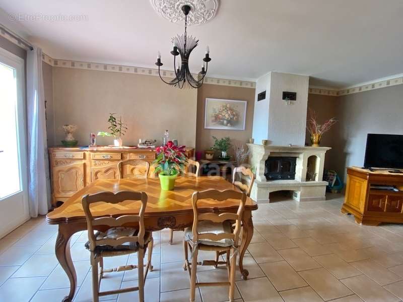 Maison à SAINT-LAURENT-LA-VERNEDE