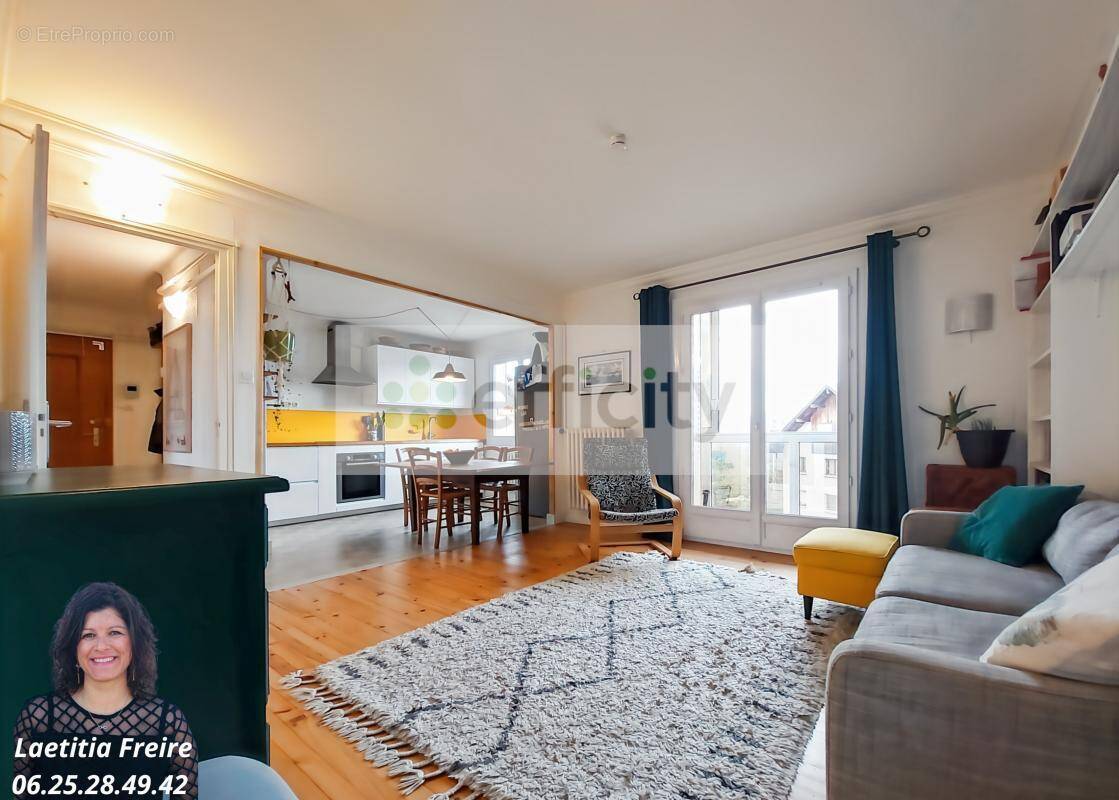Appartement à LA ROCHE-SUR-FORON