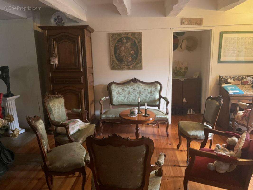 Maison à SAINT-BEAUZELY