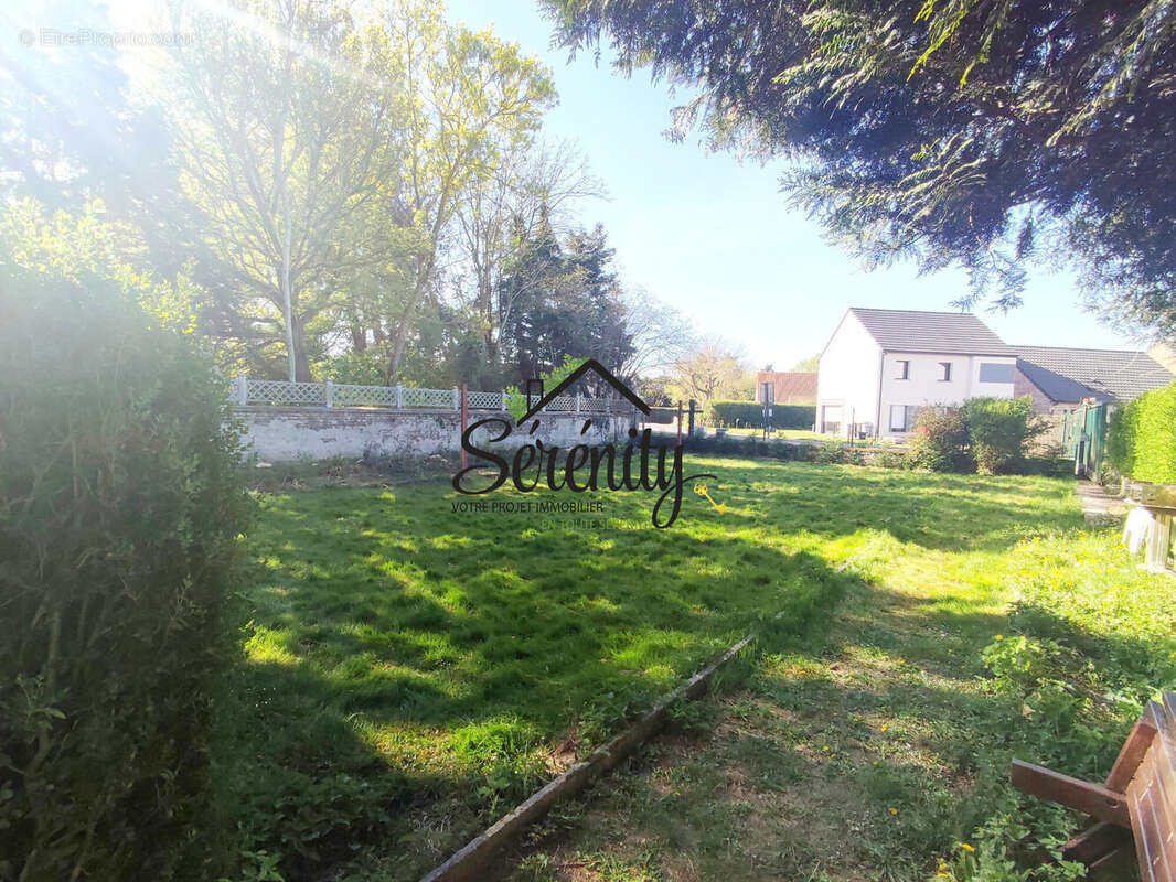 Terrain à CAMPHIN-EN-CAREMBAULT