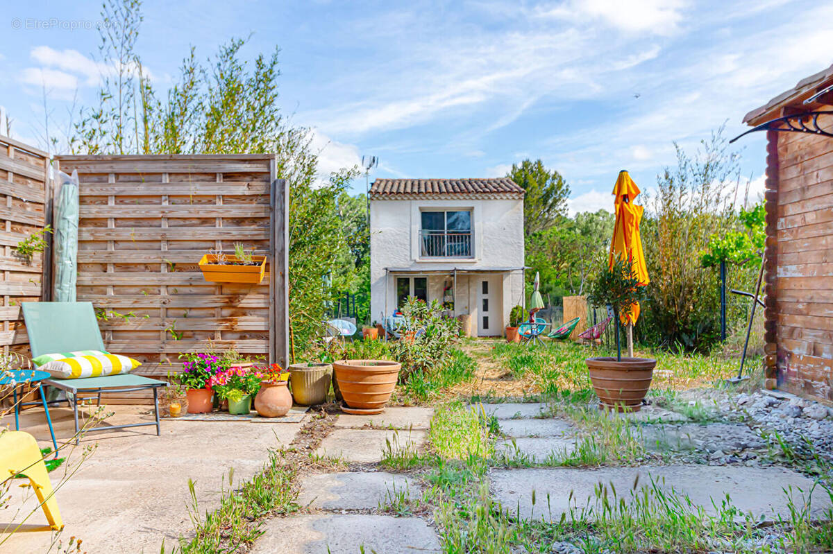 Maison à VELAUX