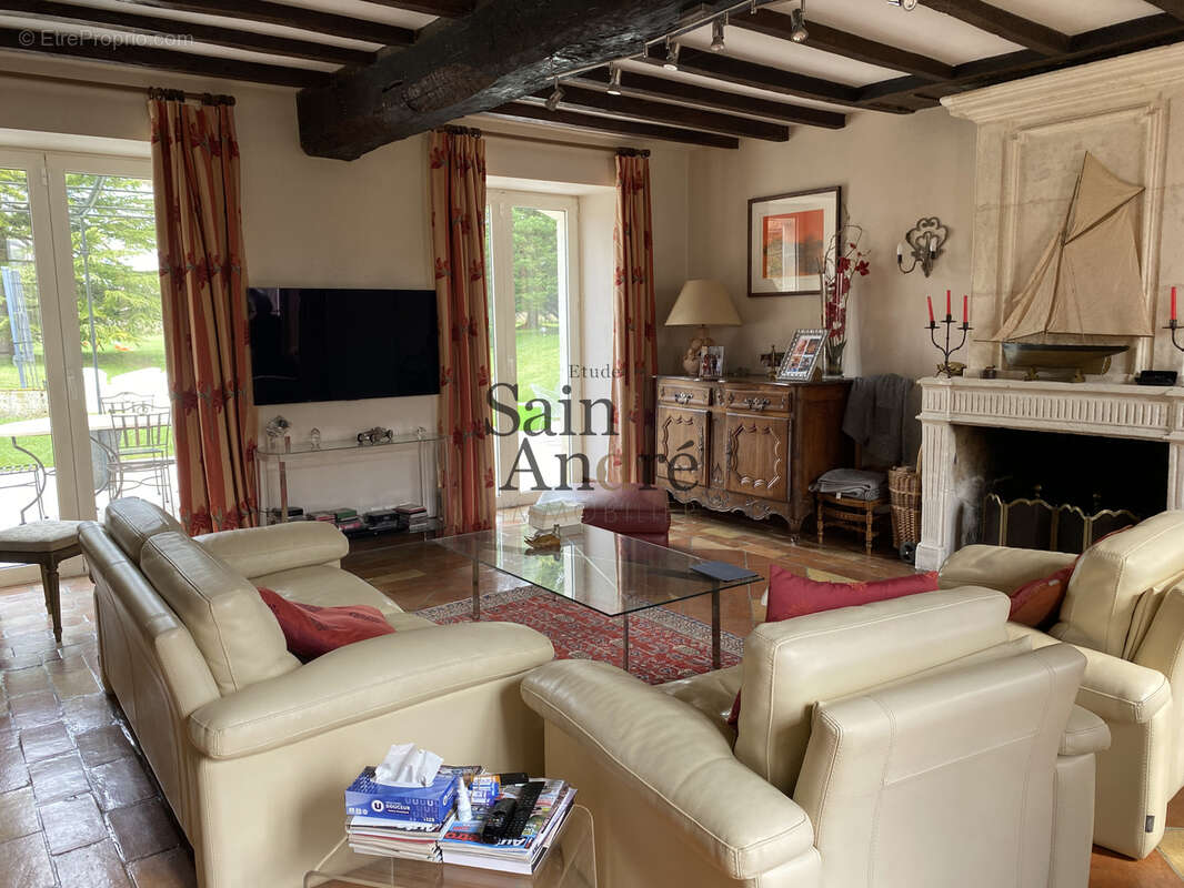 Maison à ROULLET-SAINT-ESTEPHE