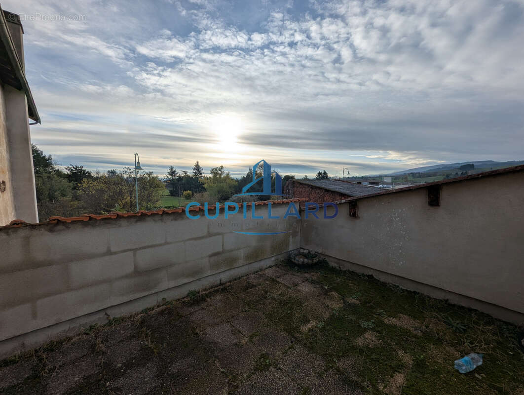 Appartement à RENAISON