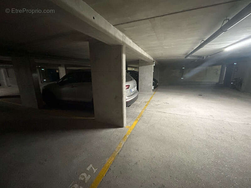 Parking à PARIS-13E