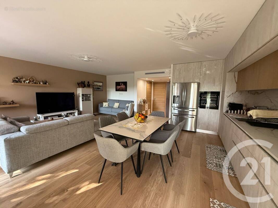 Appartement à ROQUEBRUNE-CAP-MARTIN
