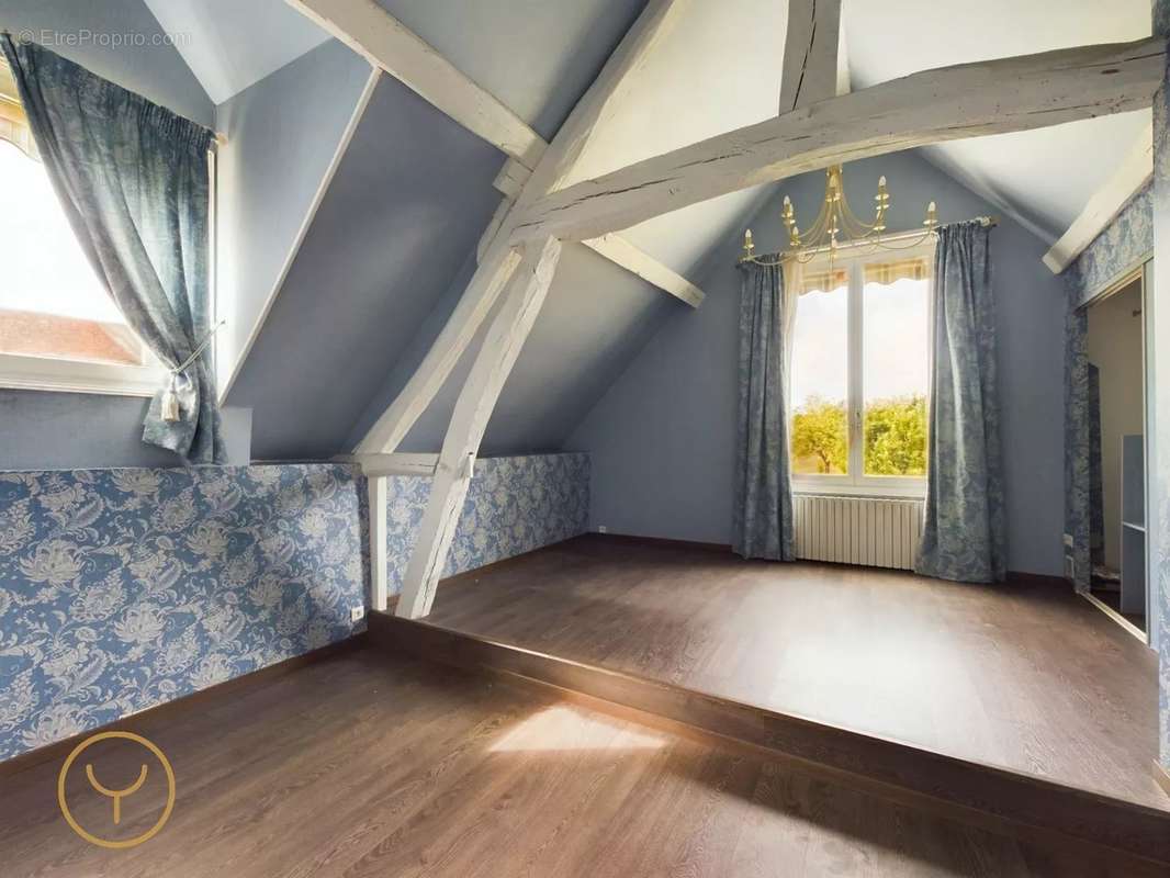 Maison à AIX-EN-OTHE