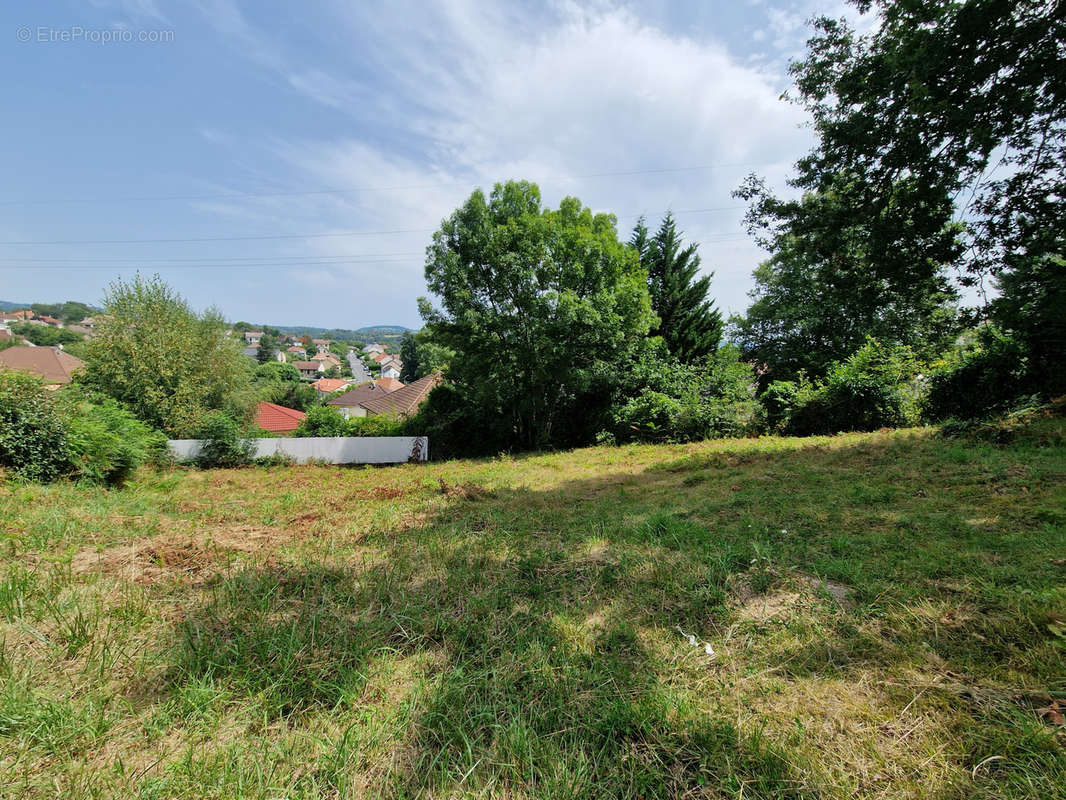 Terrain à MALEMORT-SUR-CORREZE