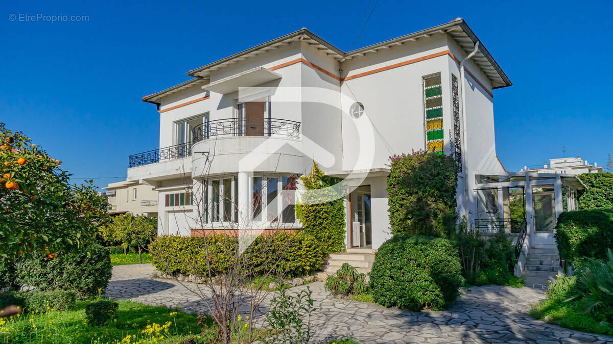 Maison à VILLENEUVE-LOUBET
