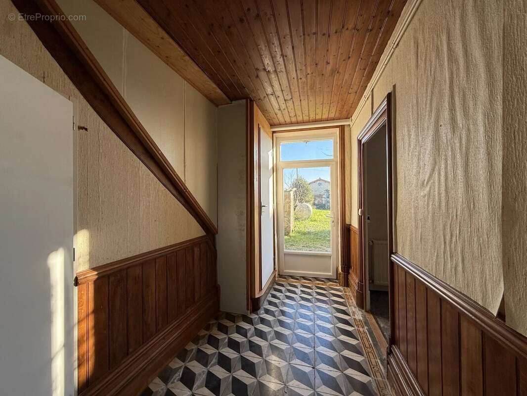 Maison à SOUVIGNE
