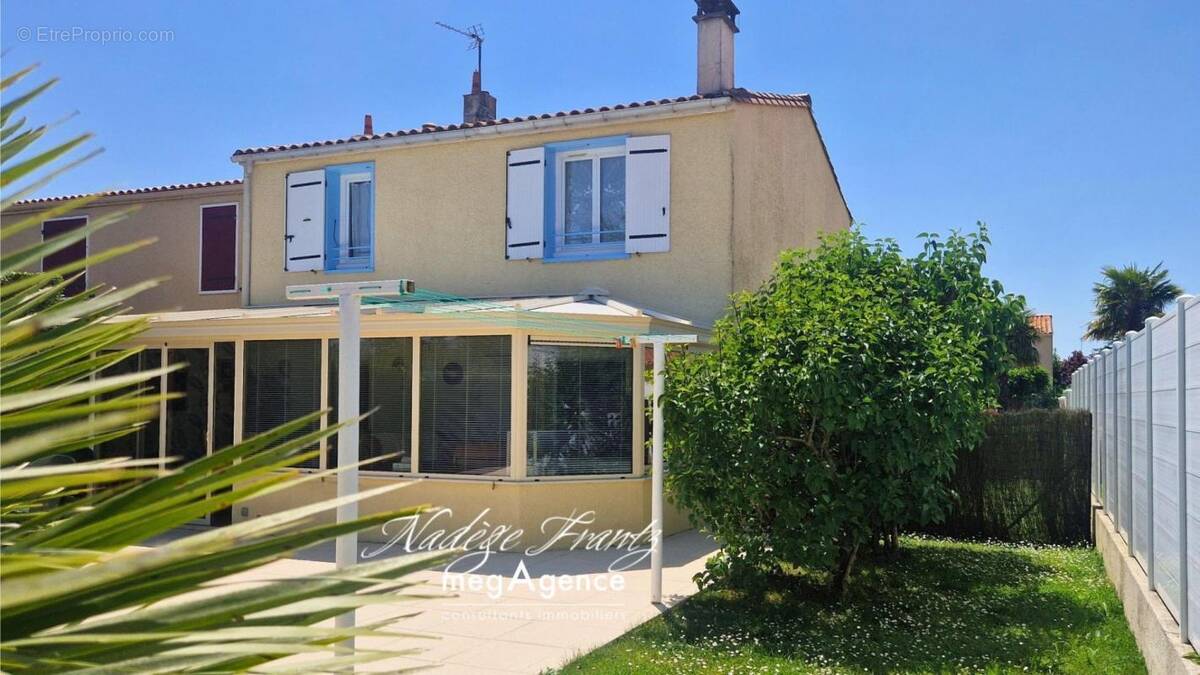 Maison à SAINT-JEAN-D&#039;ANGELY