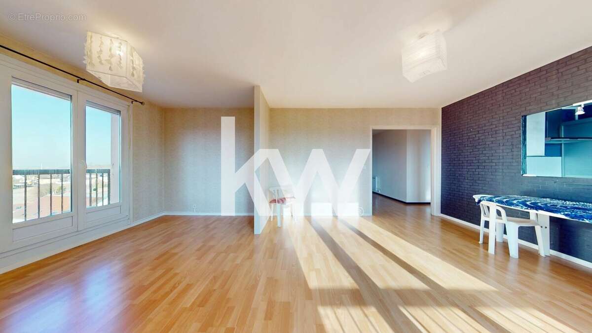 Appartement à SAINT-BRICE-COURCELLES