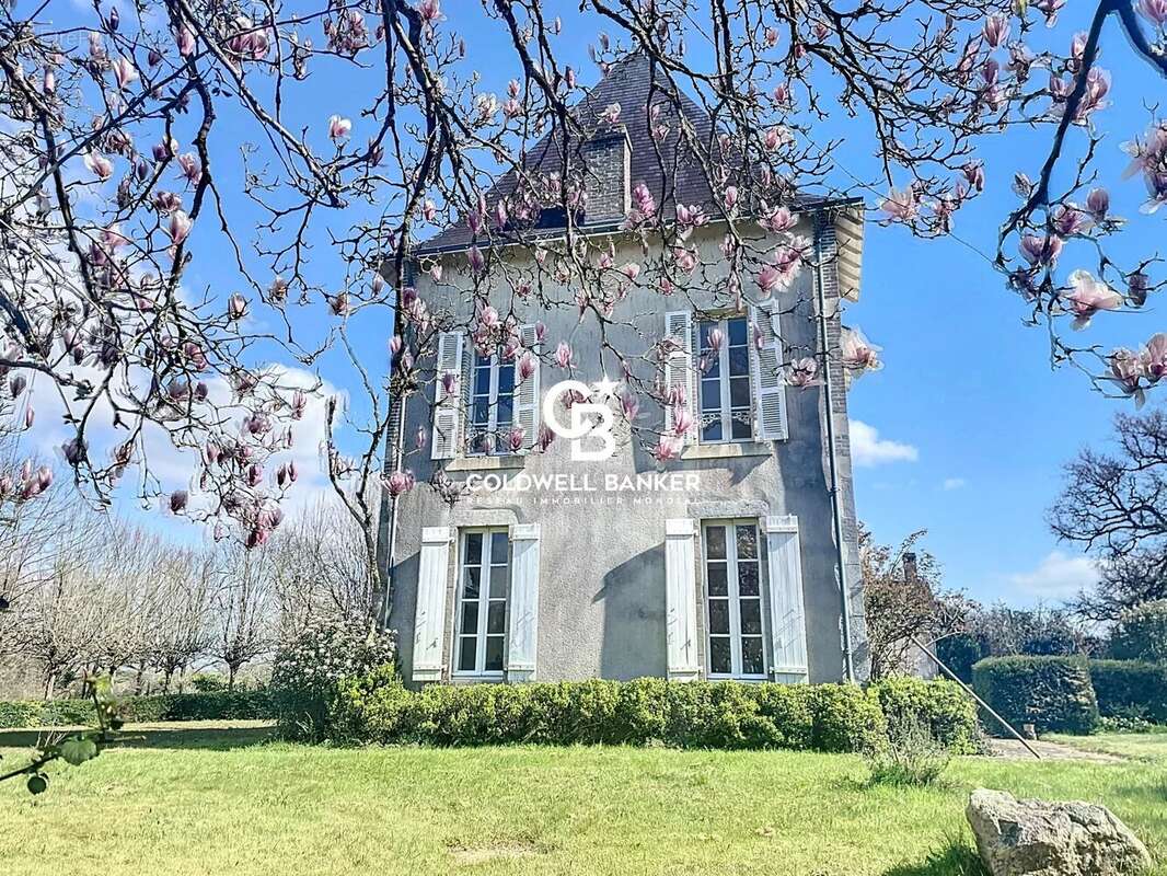 Maison à MOUTIERS-LES-MAUXFAITS