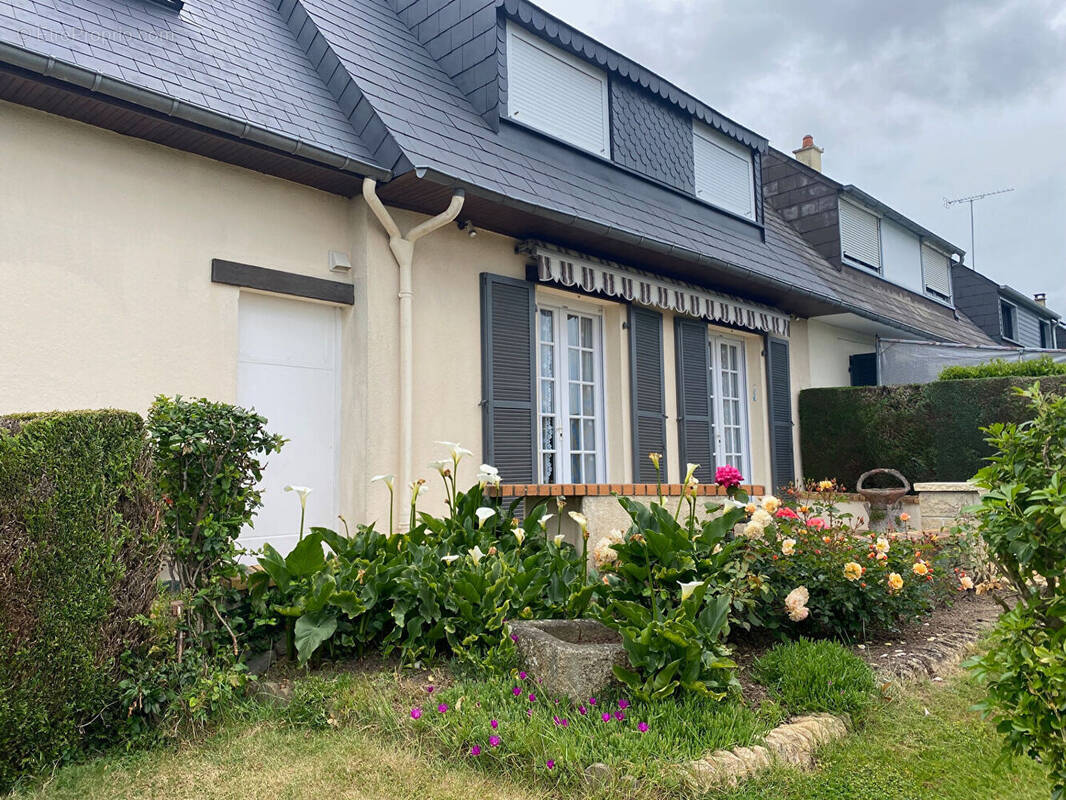 Maison à LECOUSSE