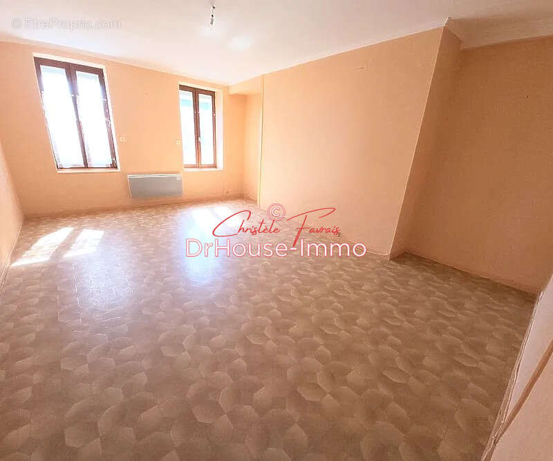 Appartement à LOUVIGNE-DU-DESERT