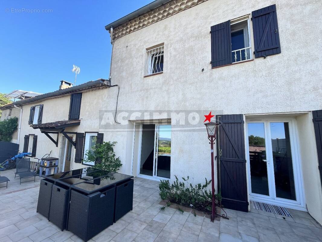 Maison à LABRUGUIERE