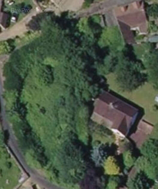 Terrain à REMALARD