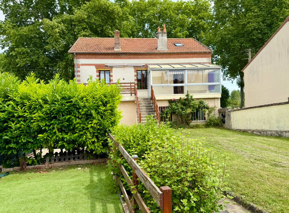 Maison à LONGUEVILLE