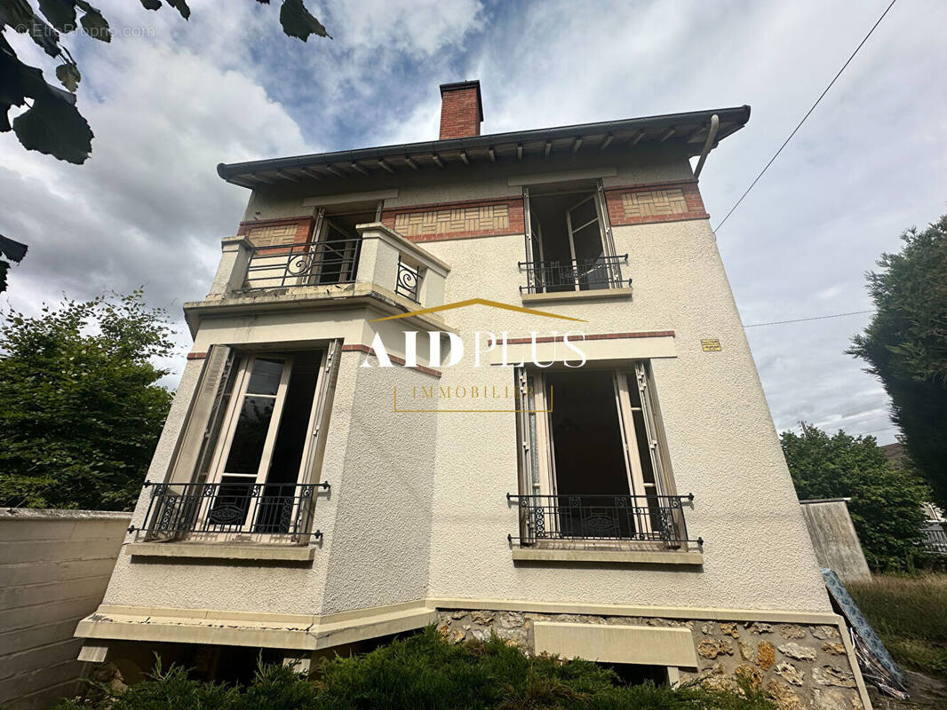 Maison à BEAUCHAMP