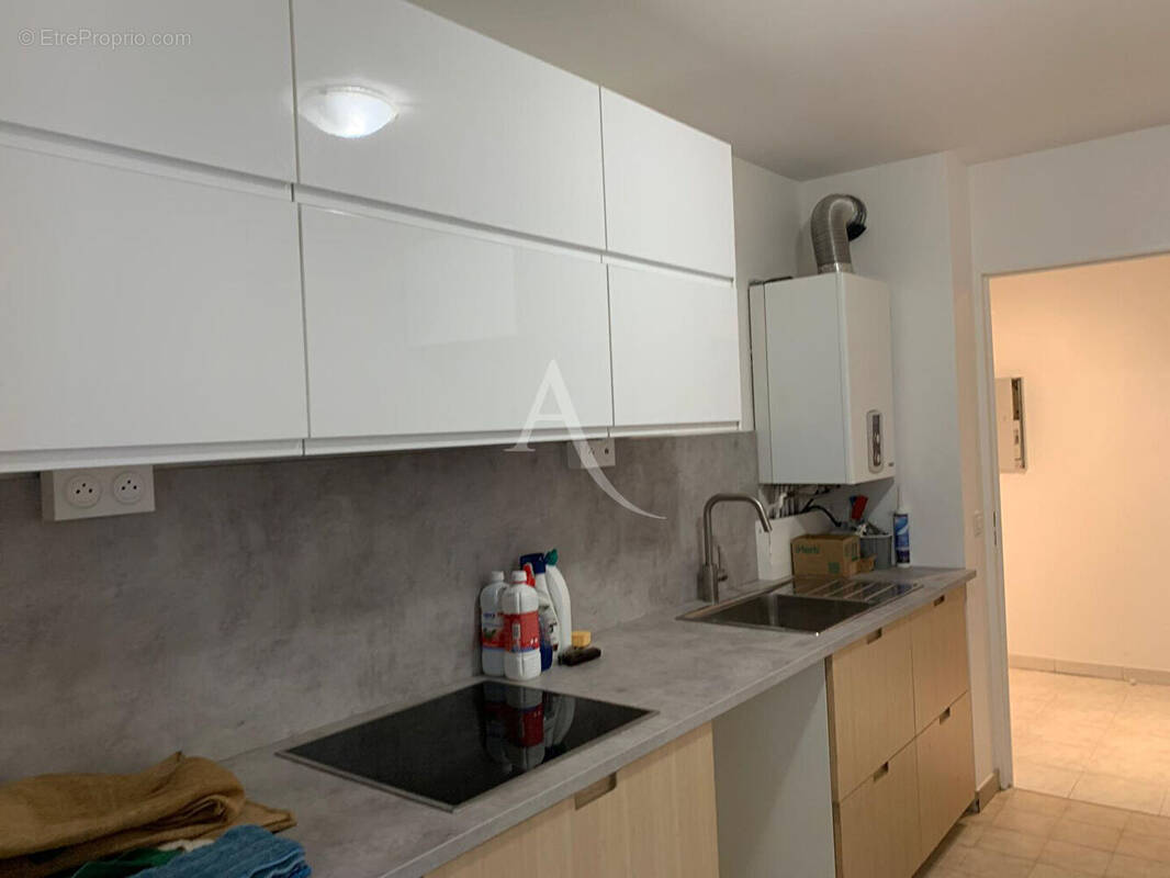 Appartement à SAINT-LAURENT-DU-VAR