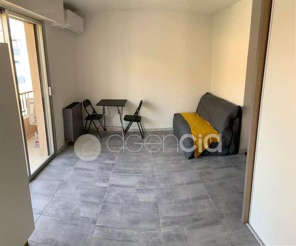 Appartement à MANDELIEU-LA-NAPOULE