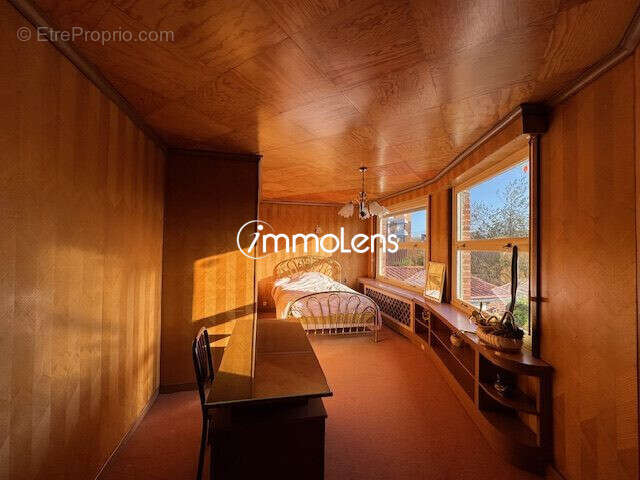 CHAMBRE 4 1ER ETAGE 14,92 M2 - Maison à LENS