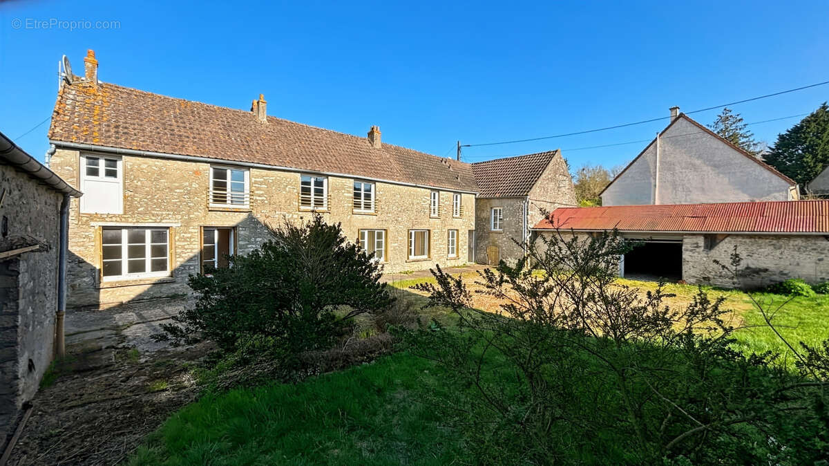 Maison à ETAMPES
