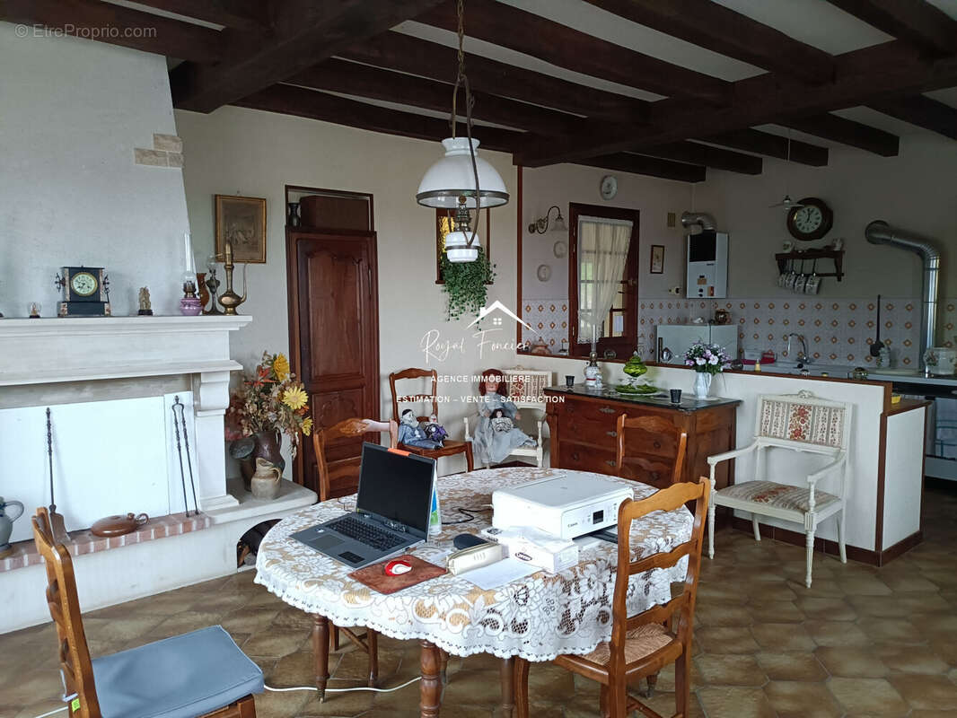 Maison à MARCILLY-SUR-VIENNE