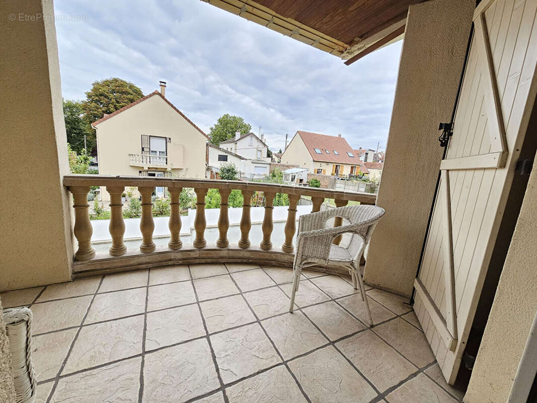 Maison à SARCELLES