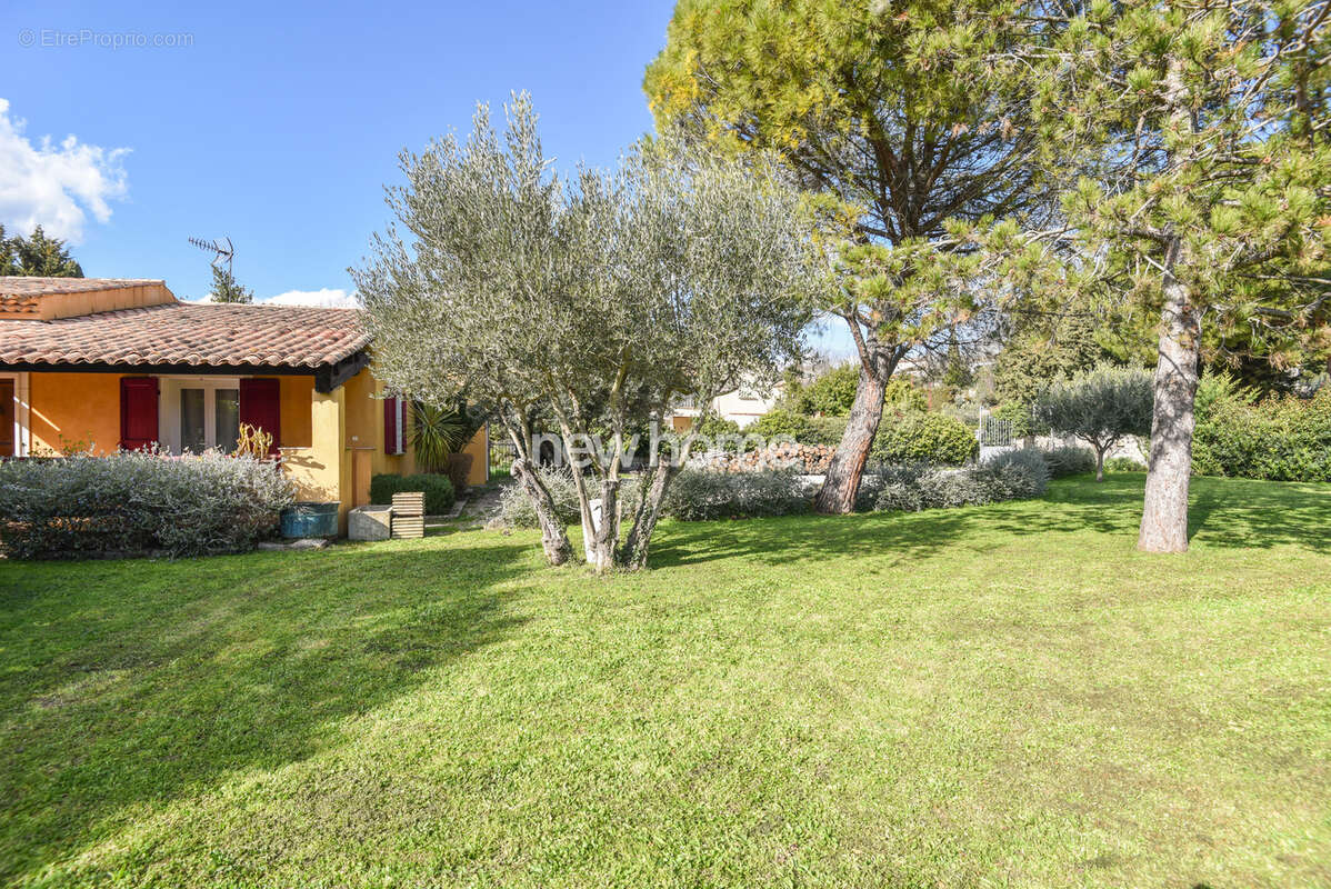 Maison à LORGUES