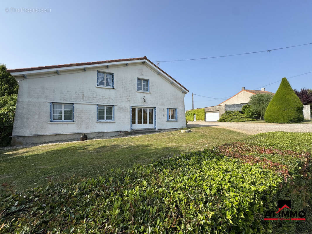 Maison à BERNEUIL
