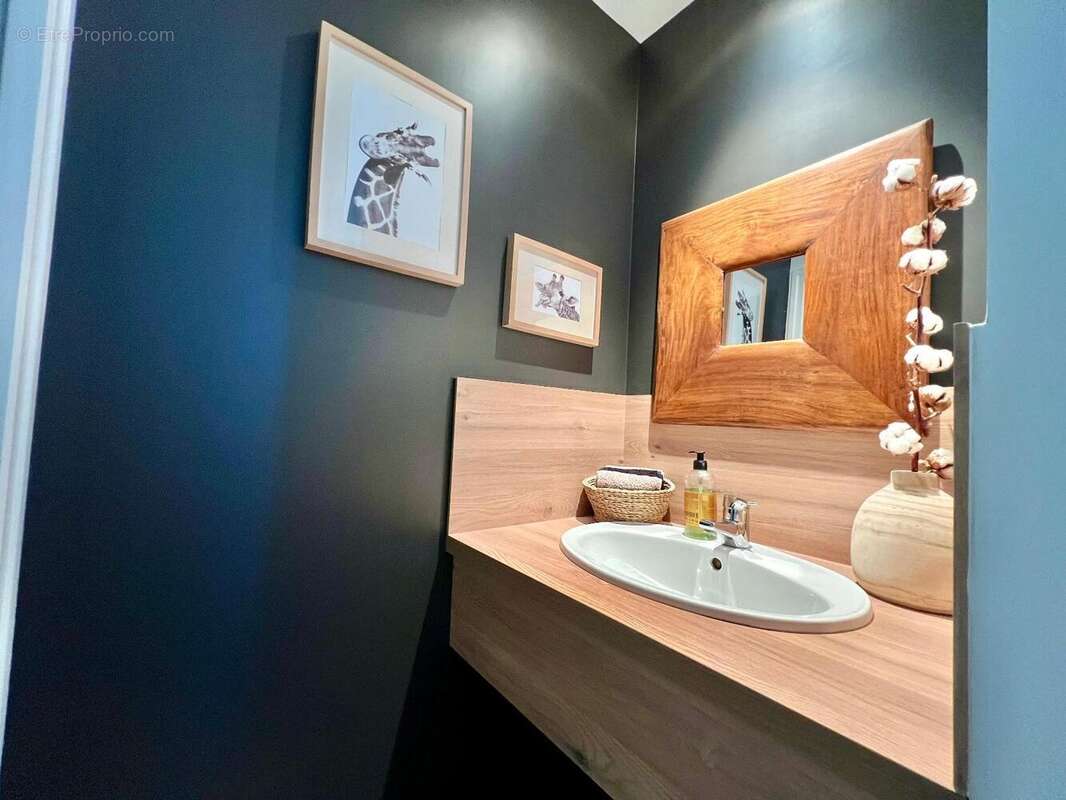  - Maison à ECOUFLANT