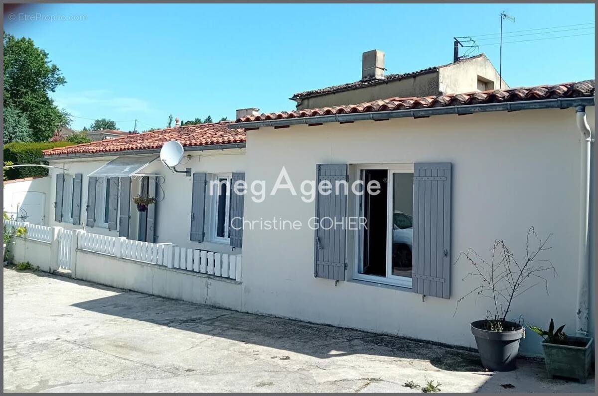Maison à SAINTES