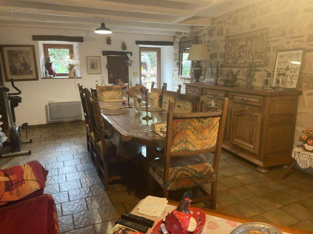 Maison à SAINT-BEAUZELY