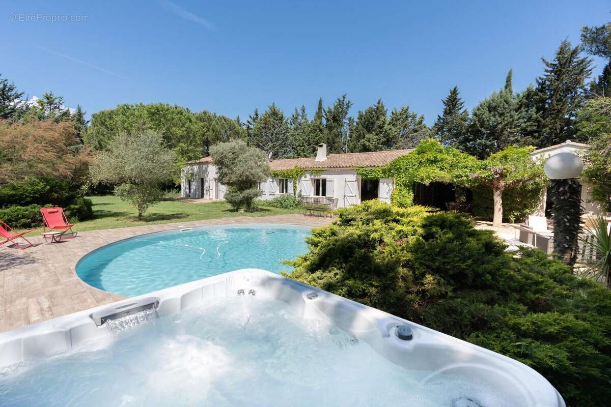 Maison à JOUQUES
