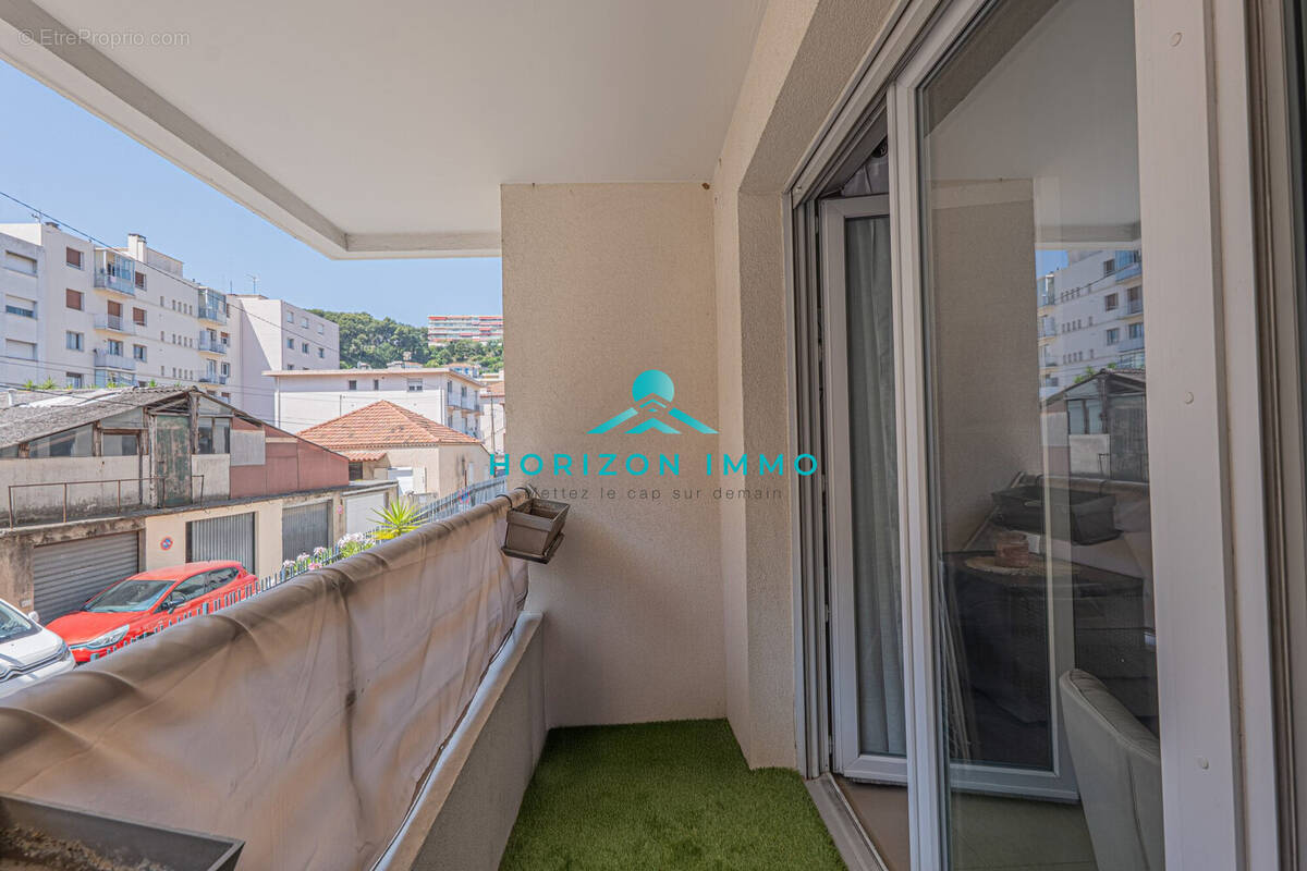 Appartement à SAINT-LAURENT-DU-VAR