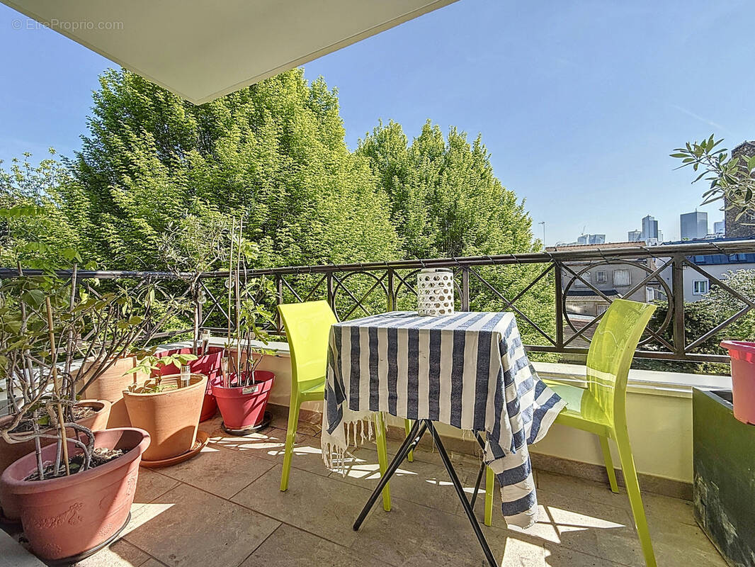 Appartement à LA GARENNE-COLOMBES