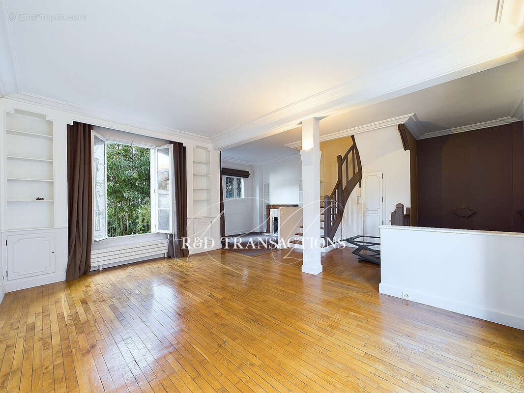 Maison à SURESNES