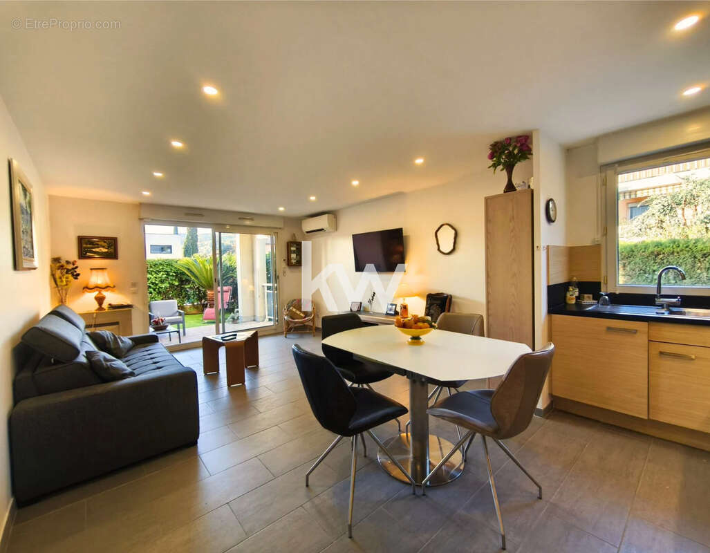 Appartement à MANDELIEU-LA-NAPOULE