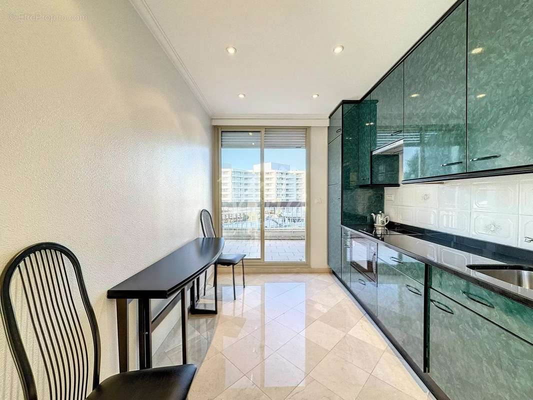 Appartement à MANDELIEU-LA-NAPOULE