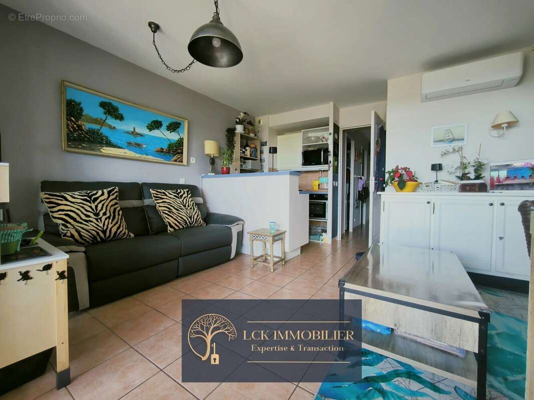 Appartement à ROQUEBRUNE-SUR-ARGENS