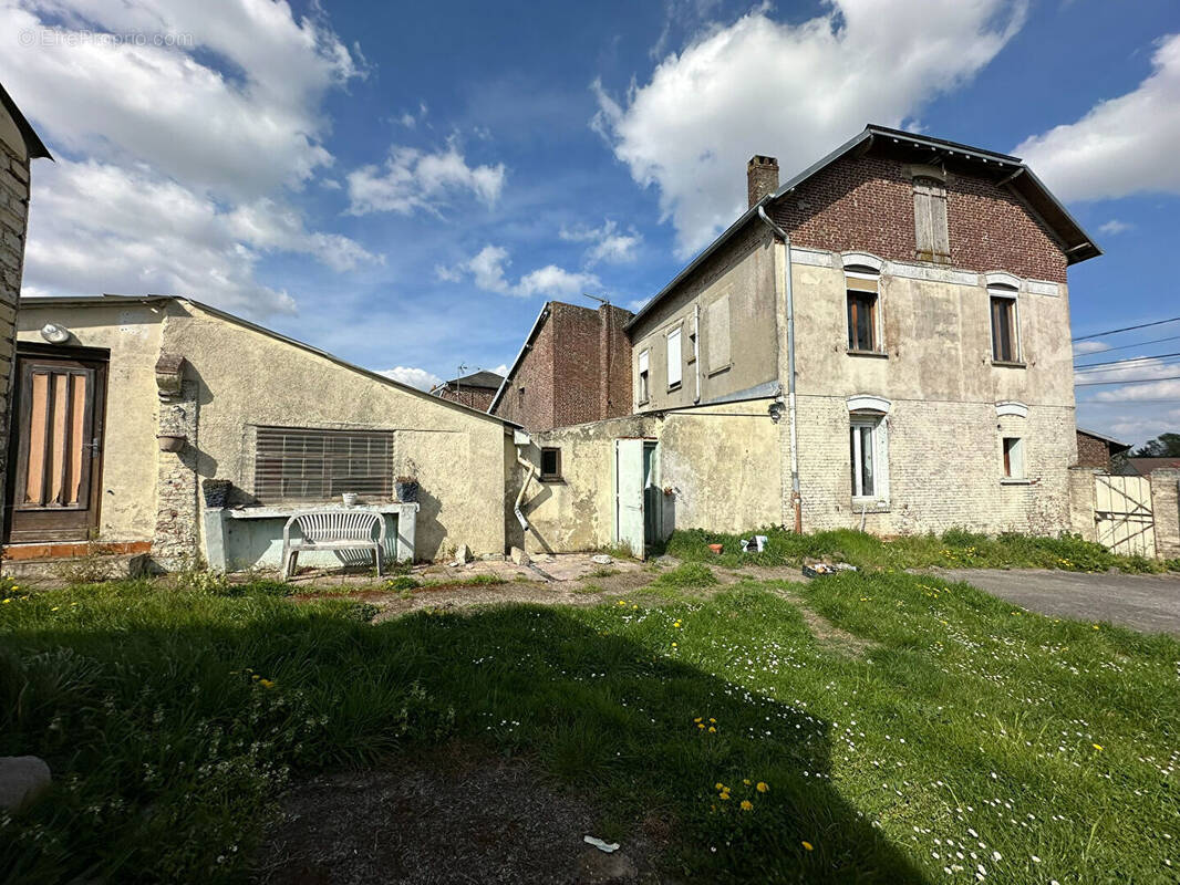 Maison à HOMBLEUX