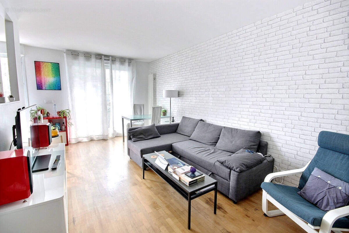 Appartement à FRESNES