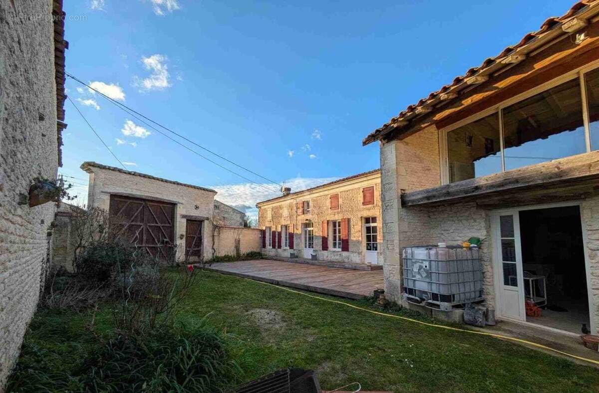 Maison à COGNAC