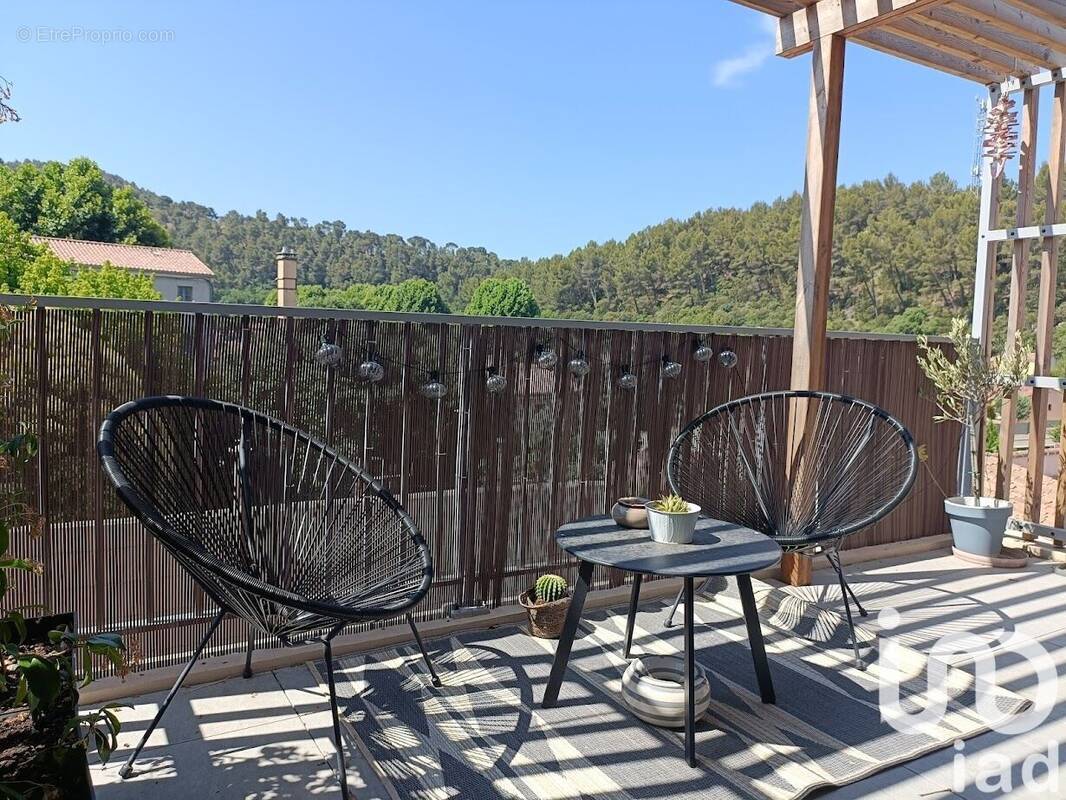 Photo 1 - Appartement à MEYRARGUES