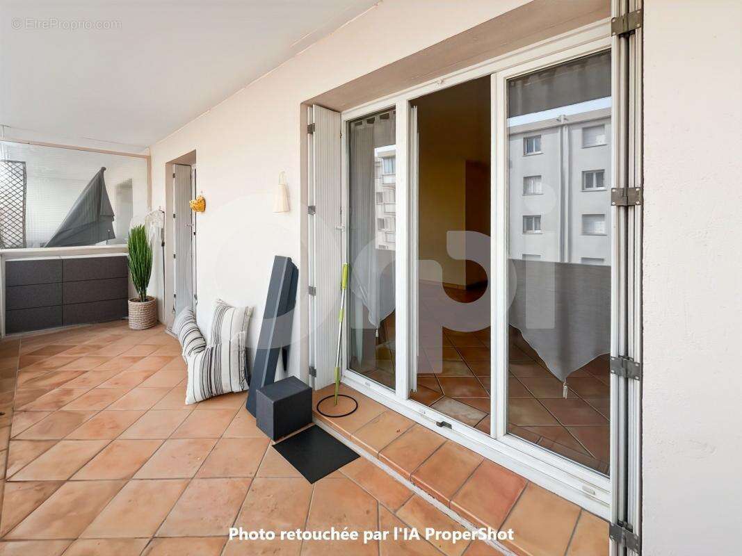 Appartement à LA CRAU