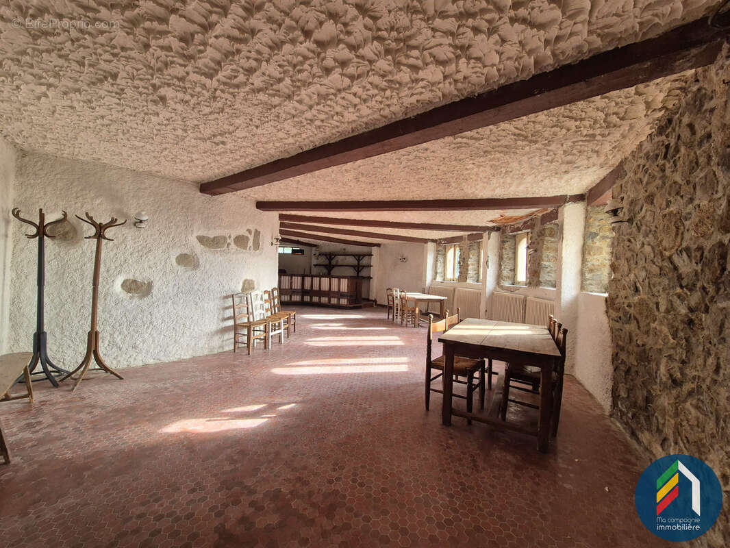 Autre à POUZAUGES