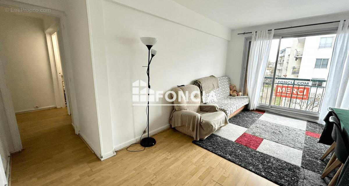 Appartement à FRESNES