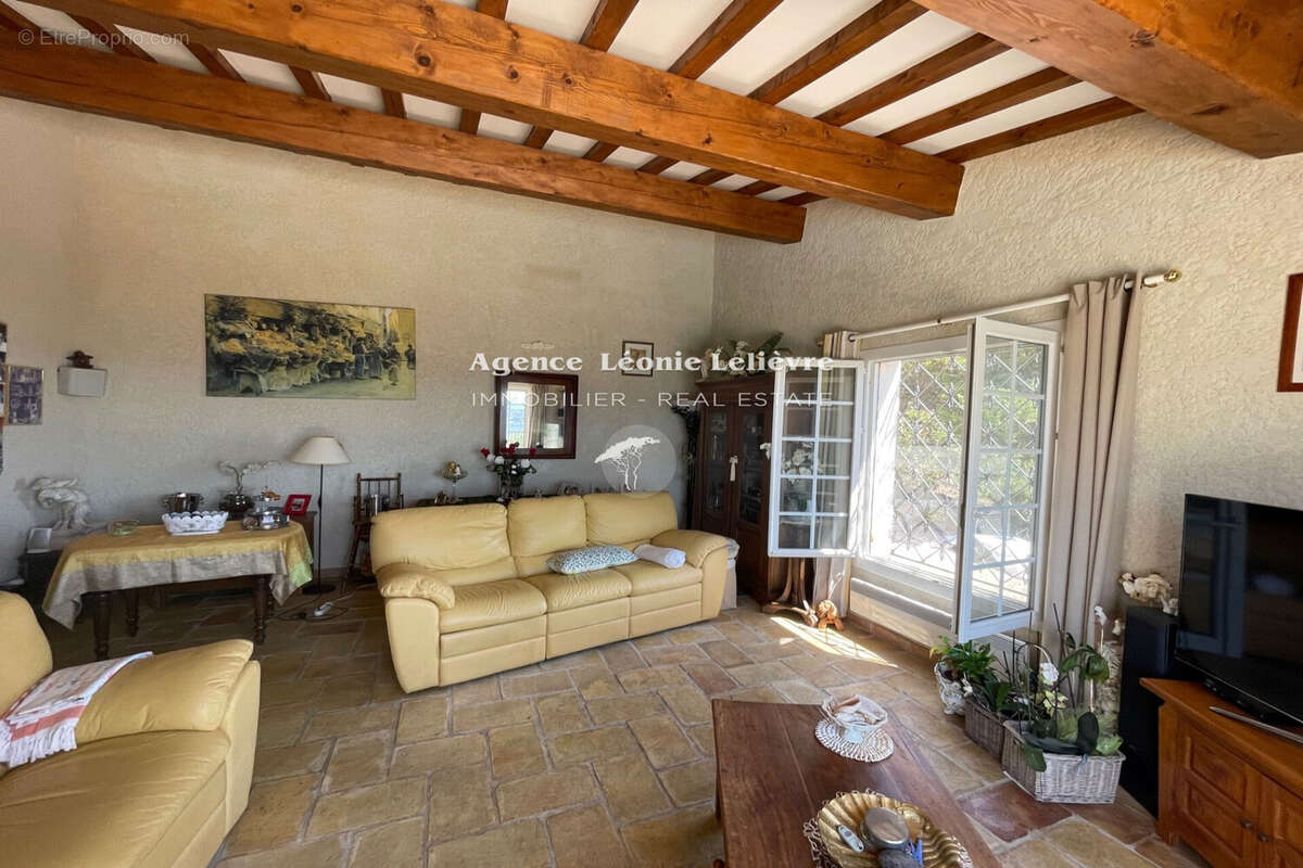Maison à LES ISSAMBRES