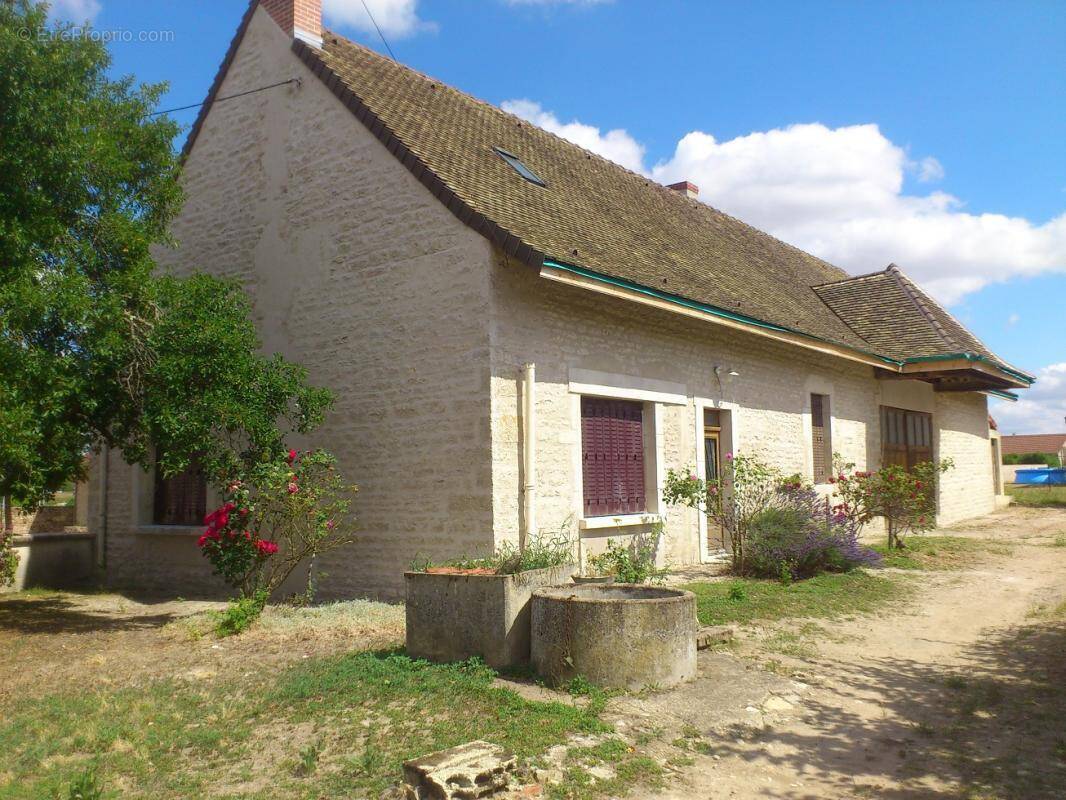 Maison à SAINT-MARCEL